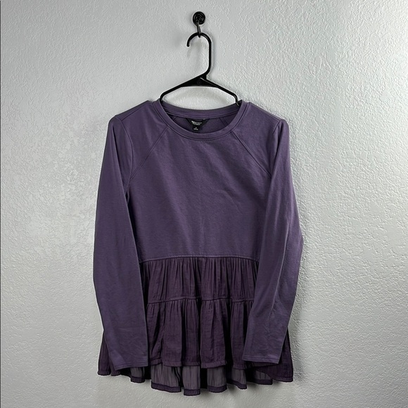 Simply Vera Vera Wang Tops - Simply‎ Vera Vera Wang Women’s Purple Peplum Blouse Casual Pullover Sz S chic